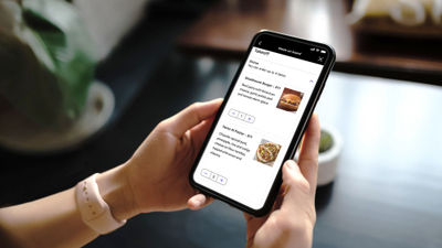 United said advance-only orders help its catering contractors manage inventory, ensuring that flyers get the meals they want while minimizing waste.